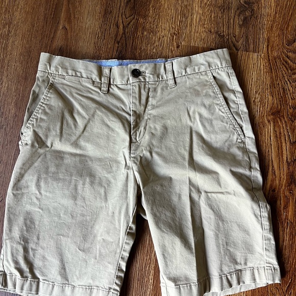 Men's Khaki Tommy Hilfiger size 30 shorts - Picture 1 of 5